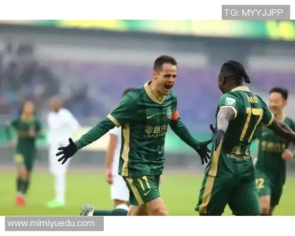 一米六几身高却打破纪录 他是足球场上的矮个传奇